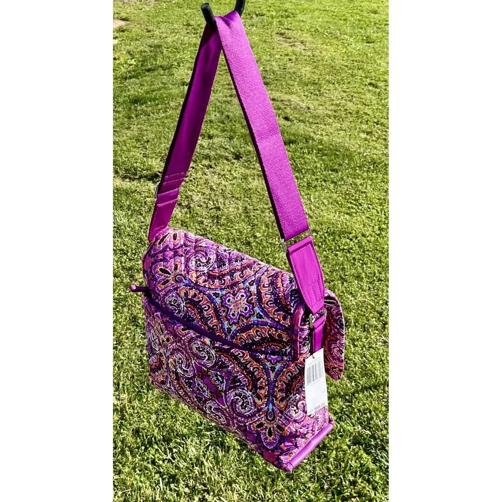 Vera‎ Bradley Iconic Messenger Bag Womens Medium Purple Dream Tapestry Crossbody